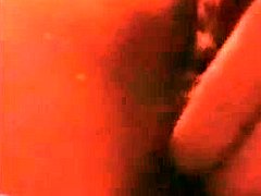 Domácí video amatérské dívky, jak kouří a šuká velkého penisu