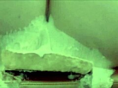 मीठी दांत वाली मिल्फ: इत्स्कीलीब्व्स बर्थडे केक फैंटेसी