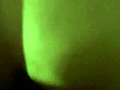 बड़े स्तन वाली MILF को अमेचुर वीडियो में पीछे से चोदा जाता है।