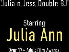 दो अनुभवी महिलाएं, जूलिया ऐन और जेसिका जेम्स, एक लिंग साझा करती हैं और डीपथ्रोटिंग में संलग्न होती हैं।