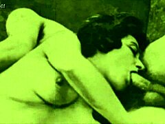 Dark-Lantern-Unterhaltung präsentiert sinnliche Vintage-erotisches Geständnis eines haarigen reifen Mannes