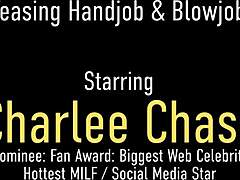 चार्ली चेस के आकर्षक मौखिक कौशल आपको और अधिक तरसाएंगे।