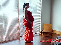 Rijpe en zwangere stiefmoeder: Deel 2