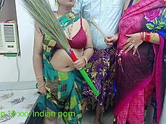 Intialainen äitipuoli ja hänen sisarpuoli harrastavat höyryävää kolmikkoa
