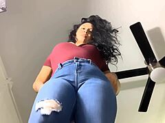 فيديو حصري لميلف سمينة و منحنية